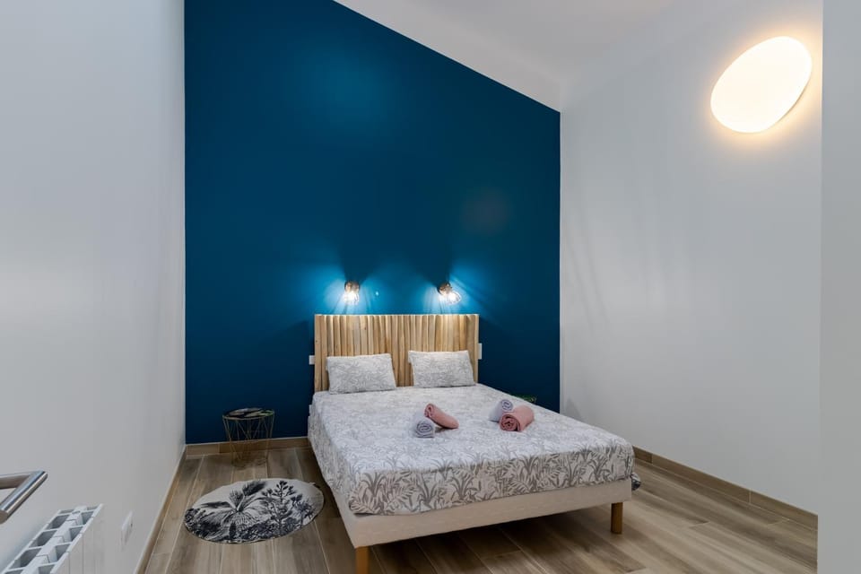 Living room, Bedroom