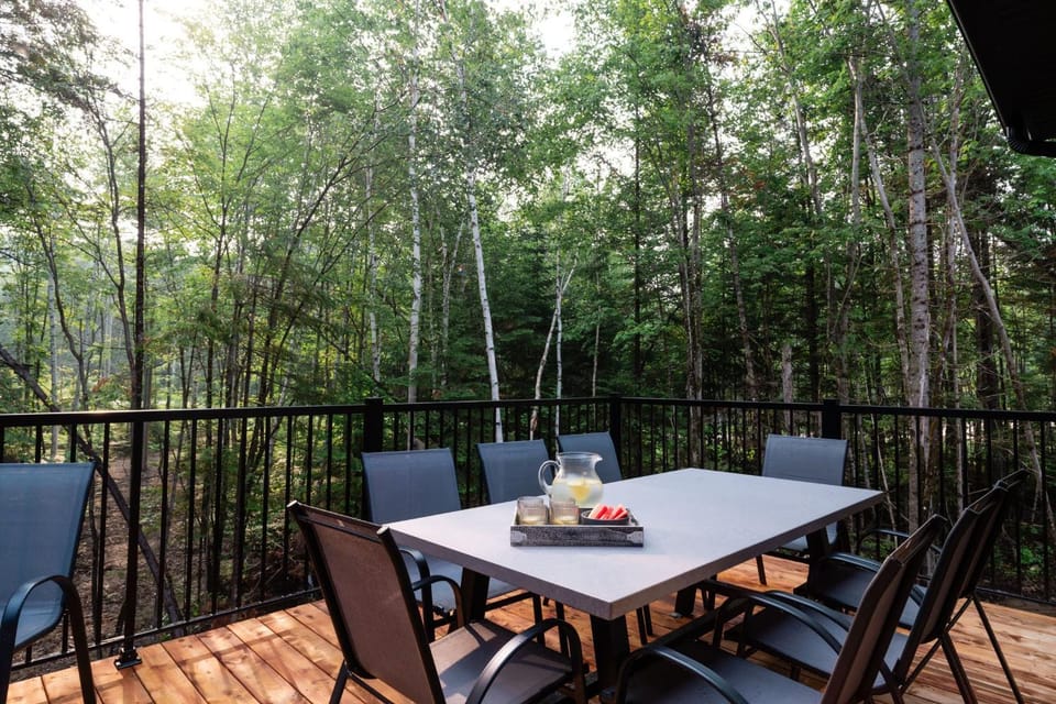 Sezona - Nature escape in Tremblant Chalet in Ontario