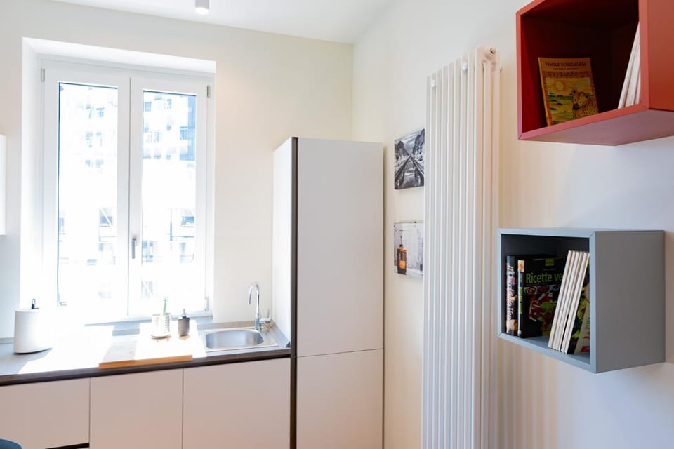 Kitchen or kitchenette, internet