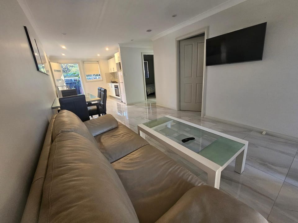 Communal lounge/ TV room, TV and multimedia, Seating area
