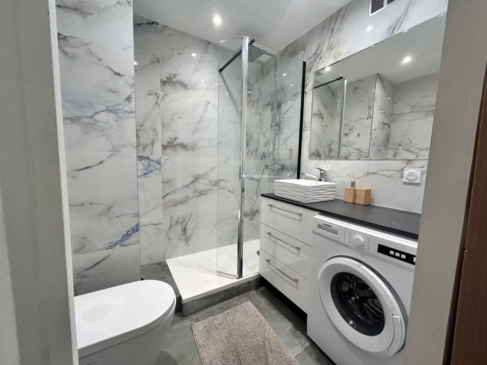 L'écrin - 4 pers - Neuf - Hyper centre - Plage à 2 min à pied Apartment in Saint-Raphael