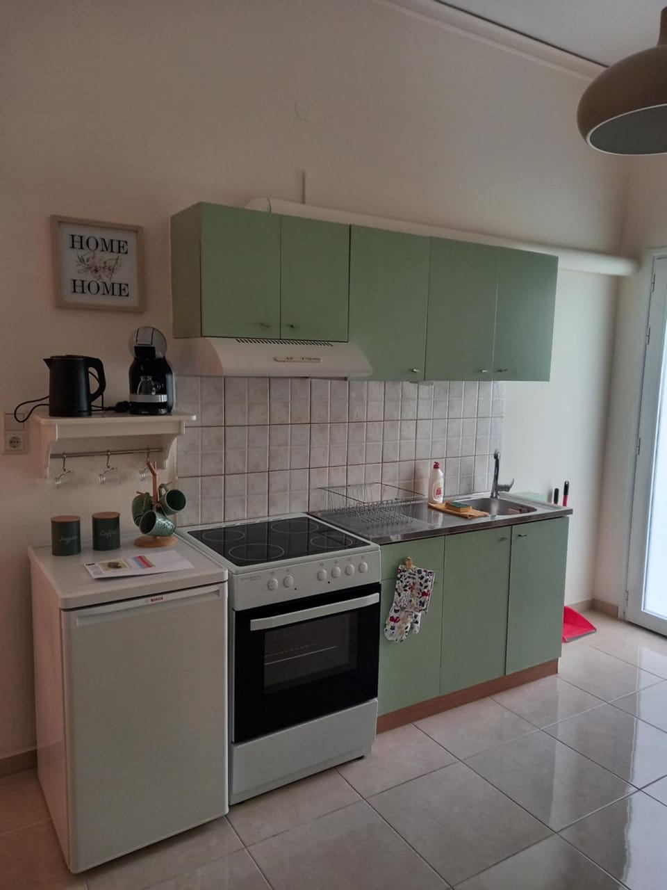 Coffee/tea facilities, pet friendly, stove
