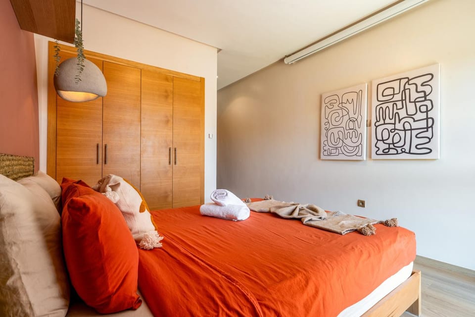 Bed, Photo of the whole room, Bedroom, towels, wardrobe