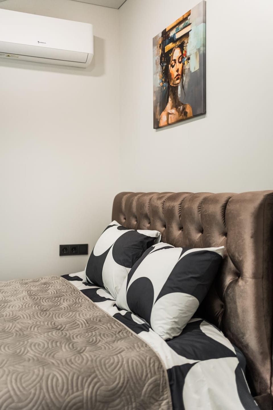 Bed, Bedroom, air conditioner