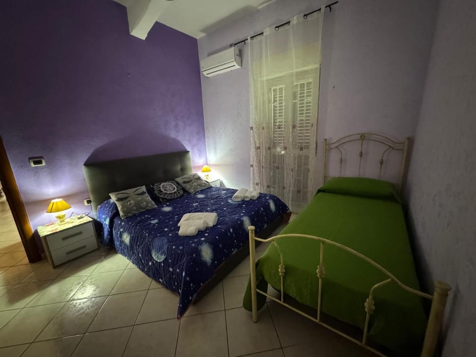 Bed, Photo of the whole room, Bedroom, towels, air conditioner