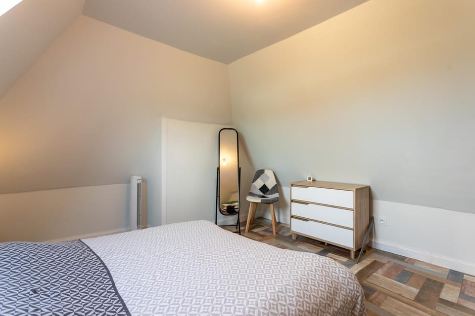 Property building, Living room, Bedroom