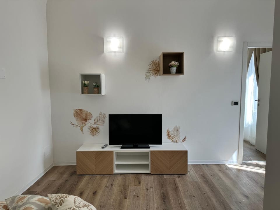 TV and multimedia, Photo of the whole room, Dining area