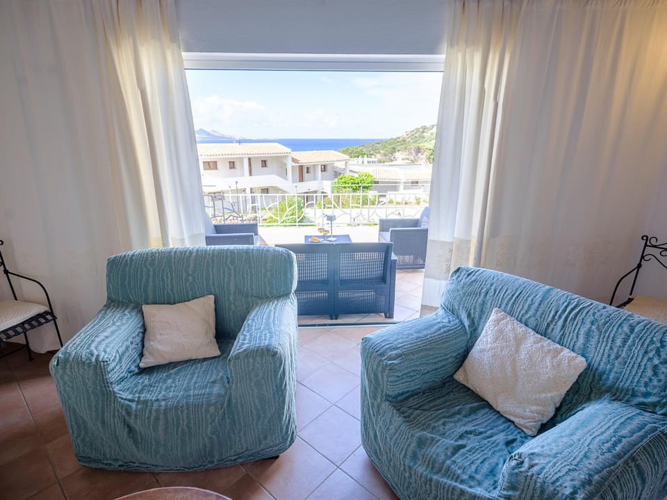 Balcony/Terrace, Living room