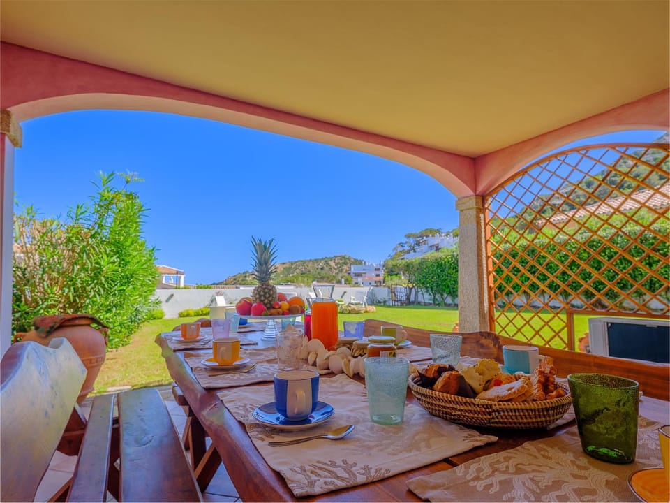 Patio, Dining area