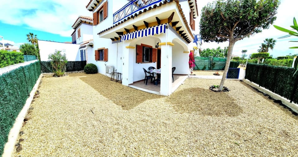 Facade/entrance, Off site, Garden, Garden, Garden view