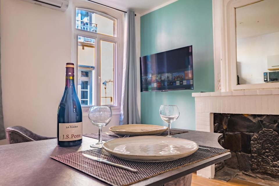 TV and multimedia, Dining area