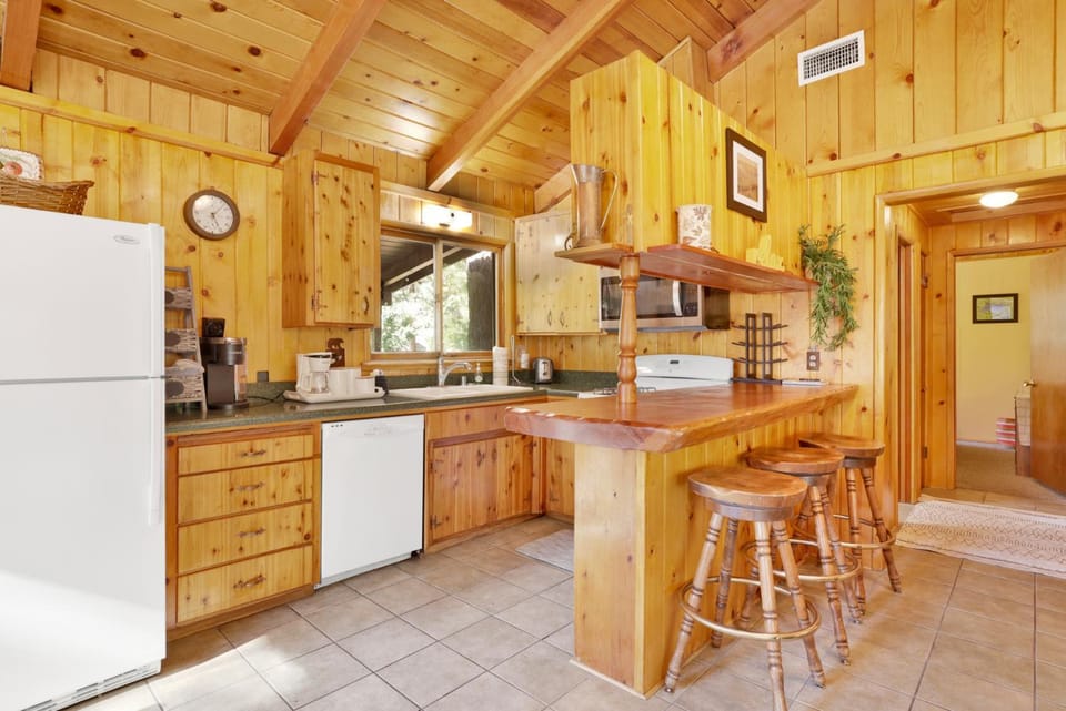 Sunny bear cabin #1970 Cabin in Big Bear