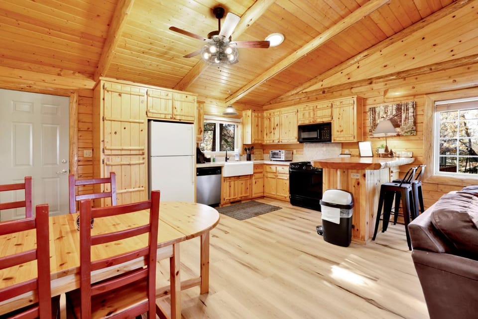 Kitchen or kitchenette, kitchen