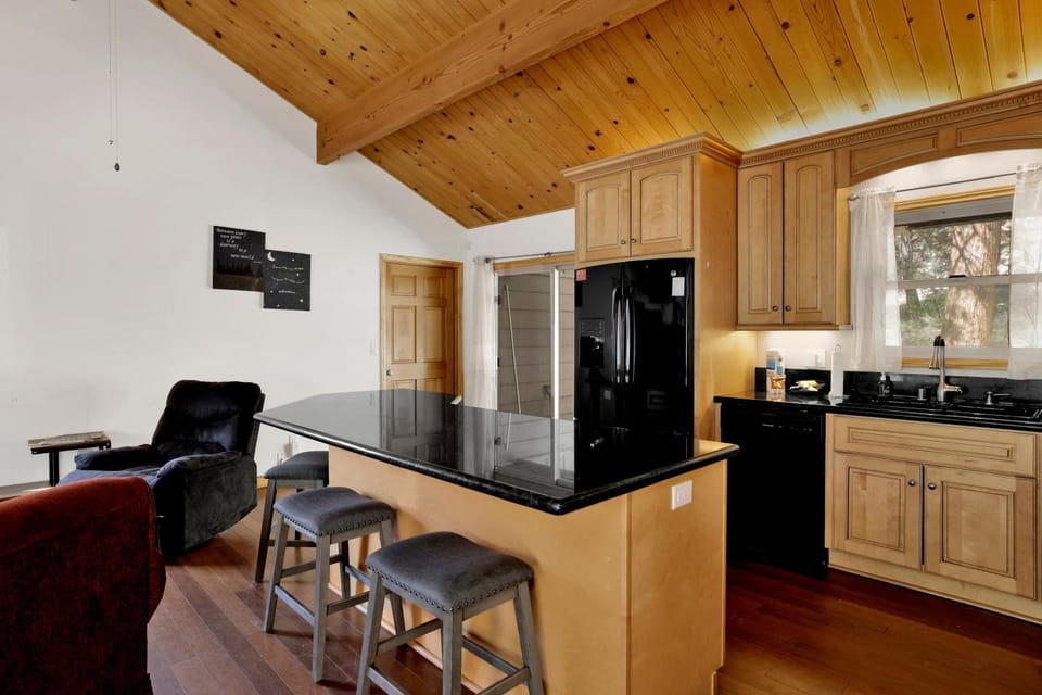 Kitchen or kitchenette, kitchen