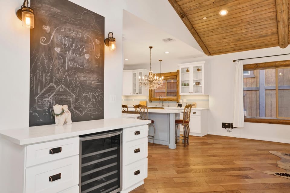 Kitchen or kitchenette, kitchen