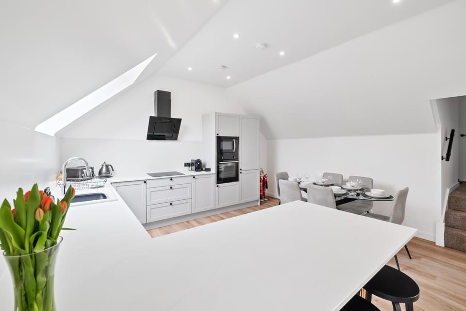 Kitchen or kitchenette, Dining area, dishwasher, oven, stove