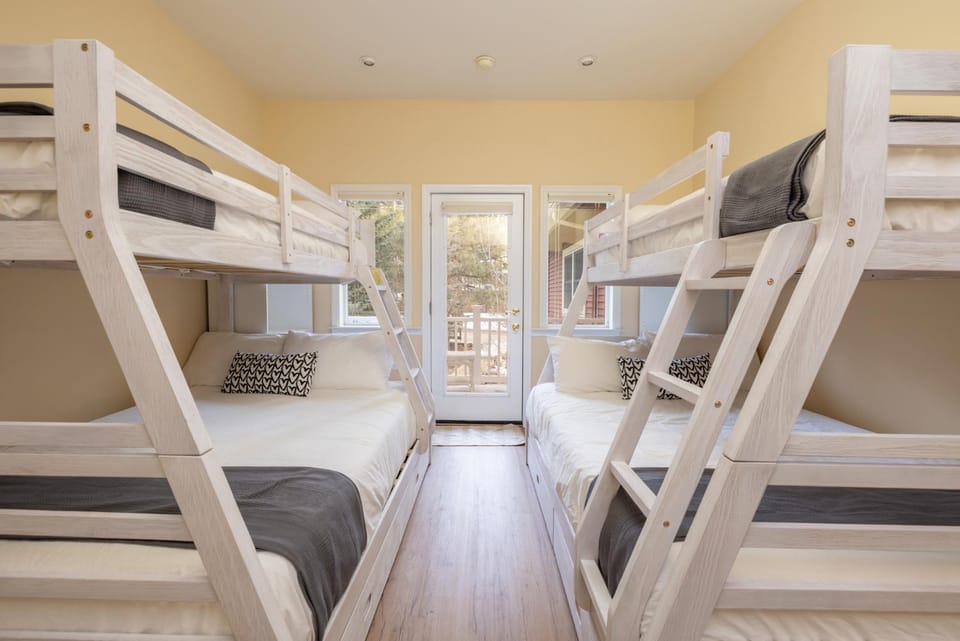 The grand chalet #1989 House in Big Bear