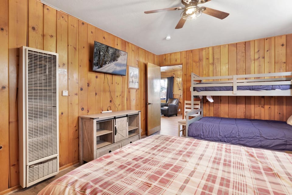Shore acres lodge #452 House in Big Bear