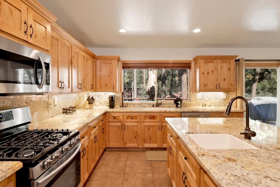 Kitchen or kitchenette, kitchen