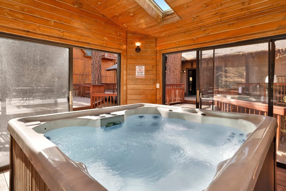 Four happy bears estate #1277 House in Big Bear