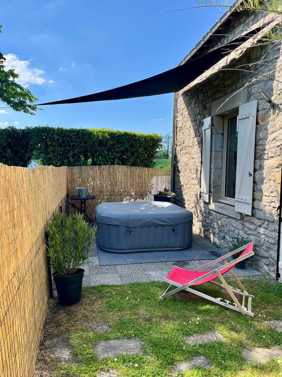 Garden, Garden, Hot Tub, Hot Tub, Balcony/Terrace, sunbed