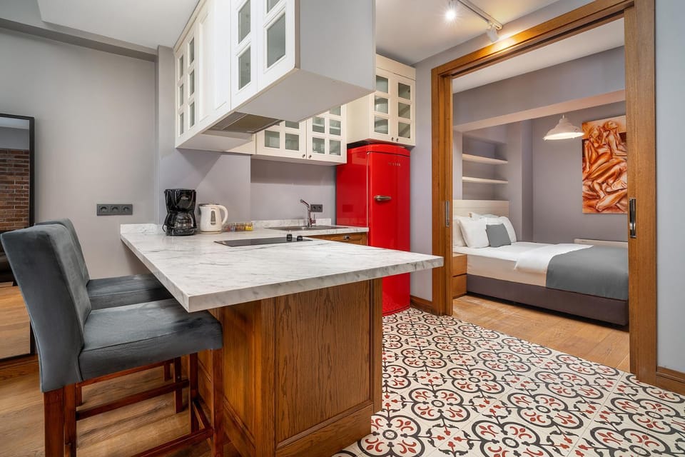 Bed, Kitchen or kitchenette, Dining area, Bedroom