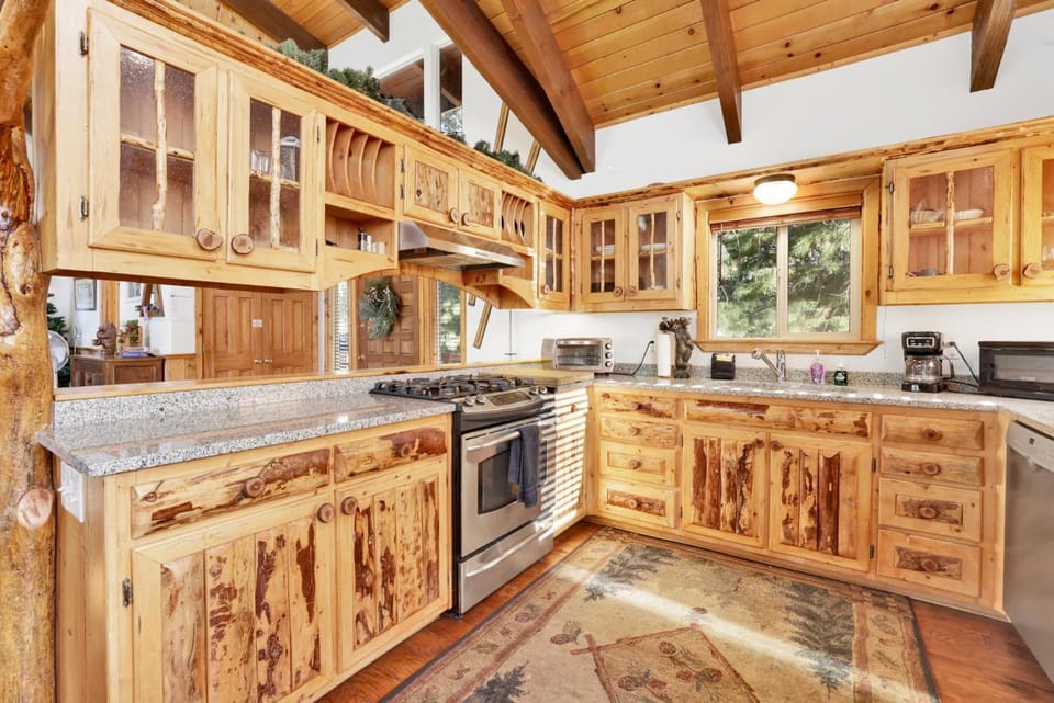 Kitchen or kitchenette, kitchen