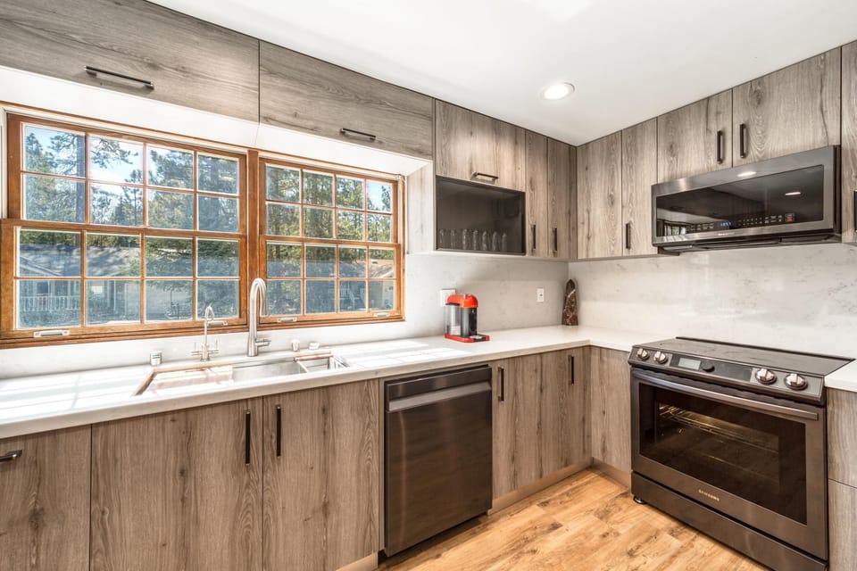 Kitchen or kitchenette, kitchen