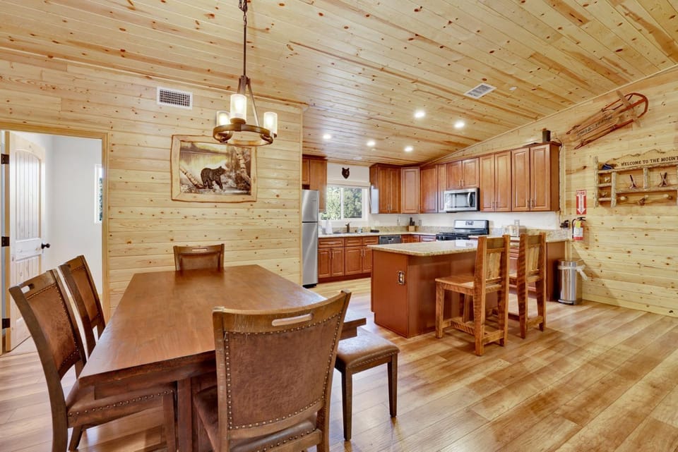 Kitchen or kitchenette, kitchen