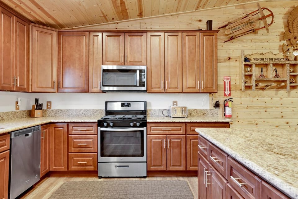 Kitchen or kitchenette, kitchen