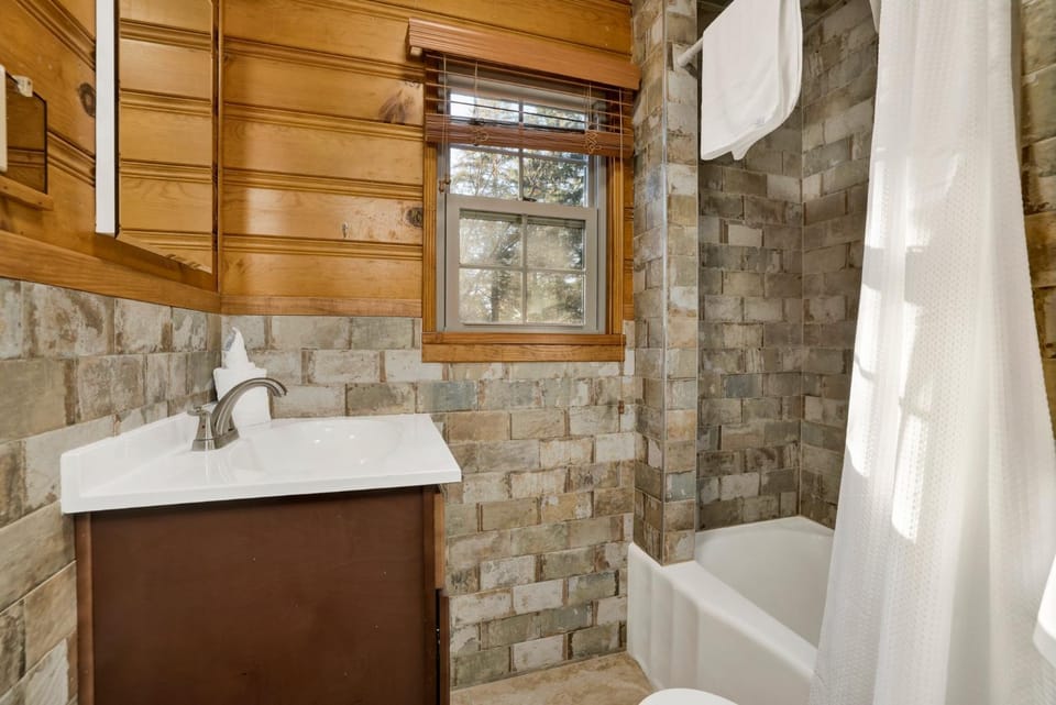 Bathroom, Bath