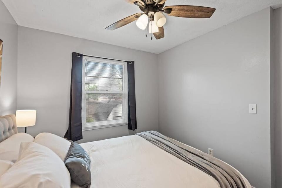Tranquil 2BR Apt Mpls - 8075 Apt 3 Apartment in Fridley