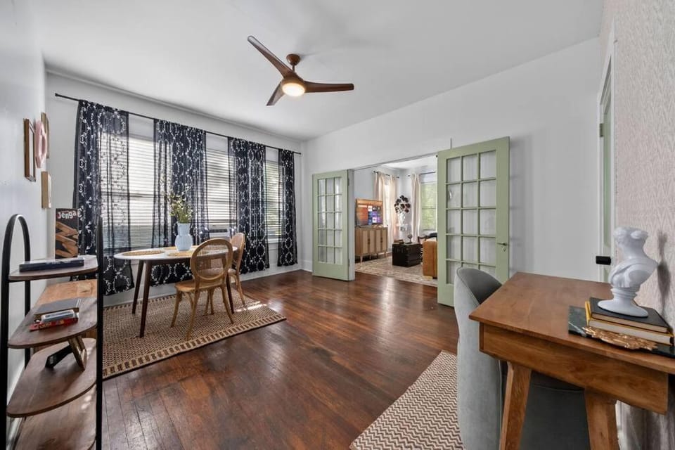 Central Apt Near DT, Pearl, Breckenridge Park Apartment in San Antonio