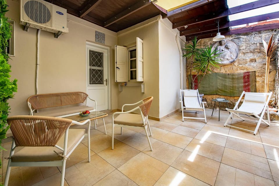 Inner courtyard view
