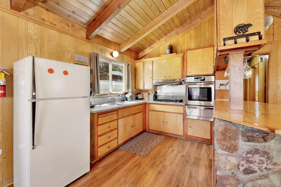 Kitchen or kitchenette, kitchen