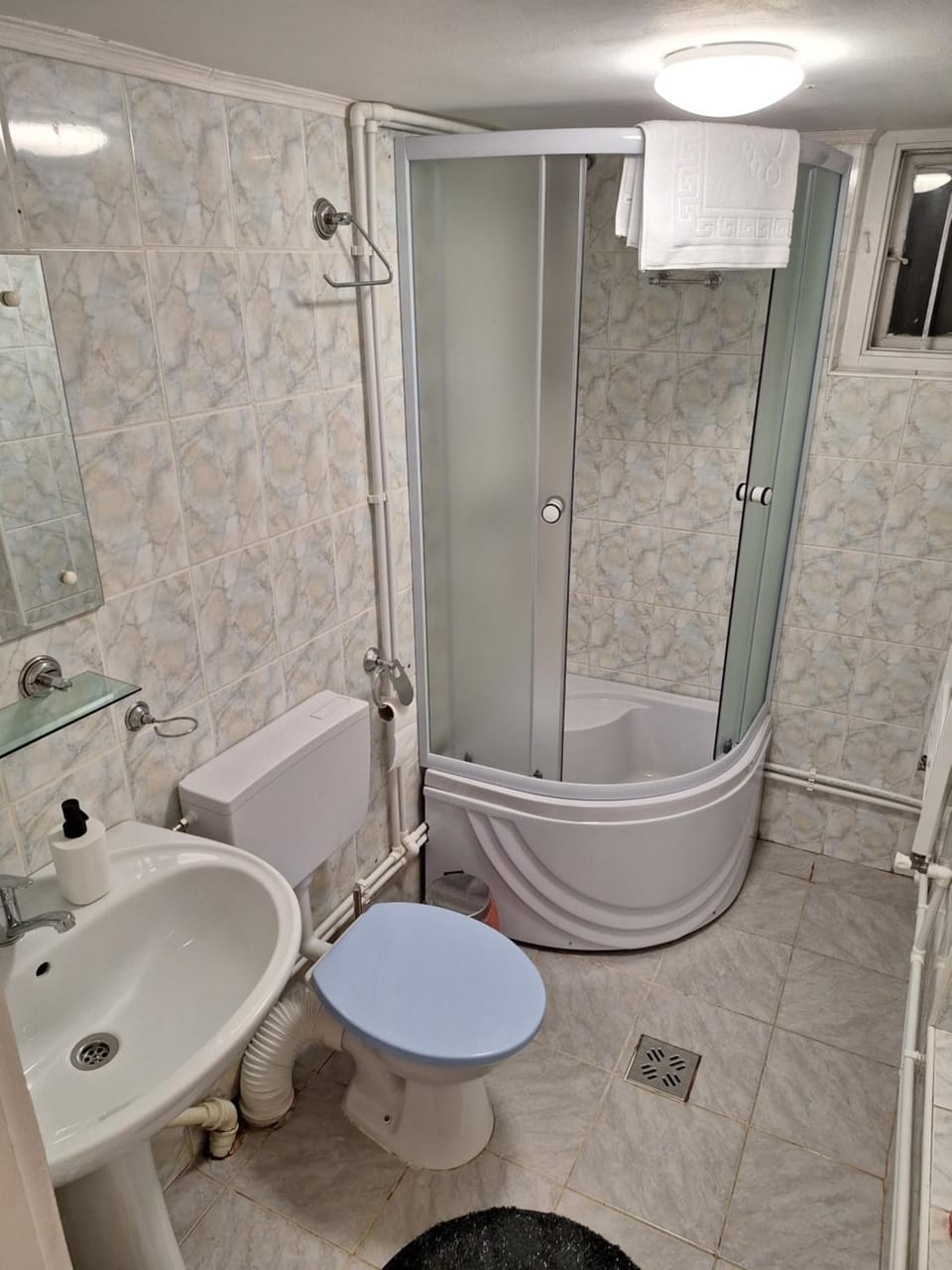 Shower, Toilet, Bathroom