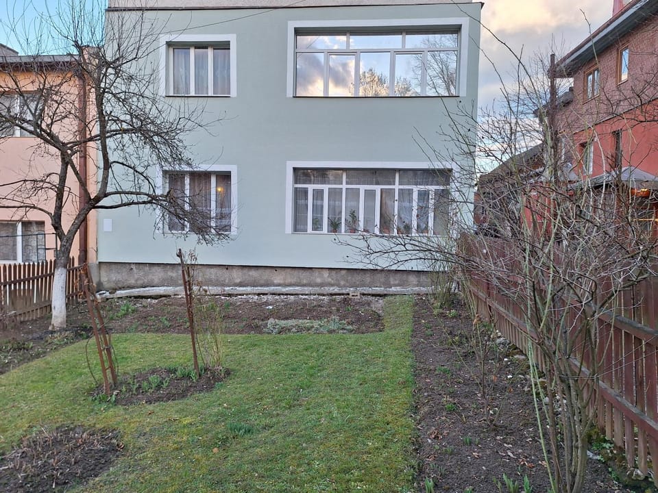 Property building, Spring, Garden, Garden view