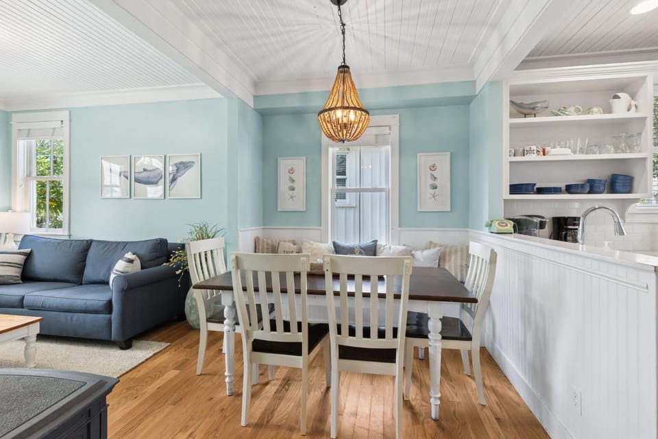 Captain Morgans by Seabrook Hospitality House in Seabrook