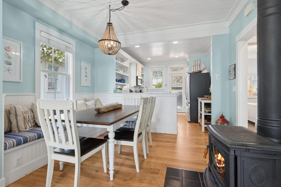 Captain Morgans by Seabrook Hospitality House in Seabrook