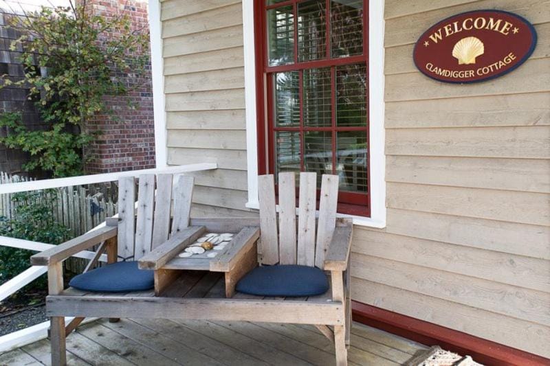 Clamdigger Cottage by Seabrook Hospitality House in Seabrook