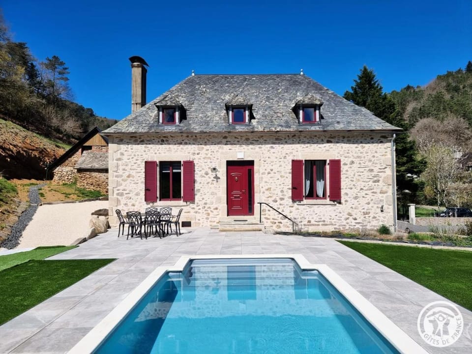 Gîte de France L'air du paradis 3 épis - Gîte de France 6 personnes MAE-6344 Apartment in Argentat-sur-Dordogne