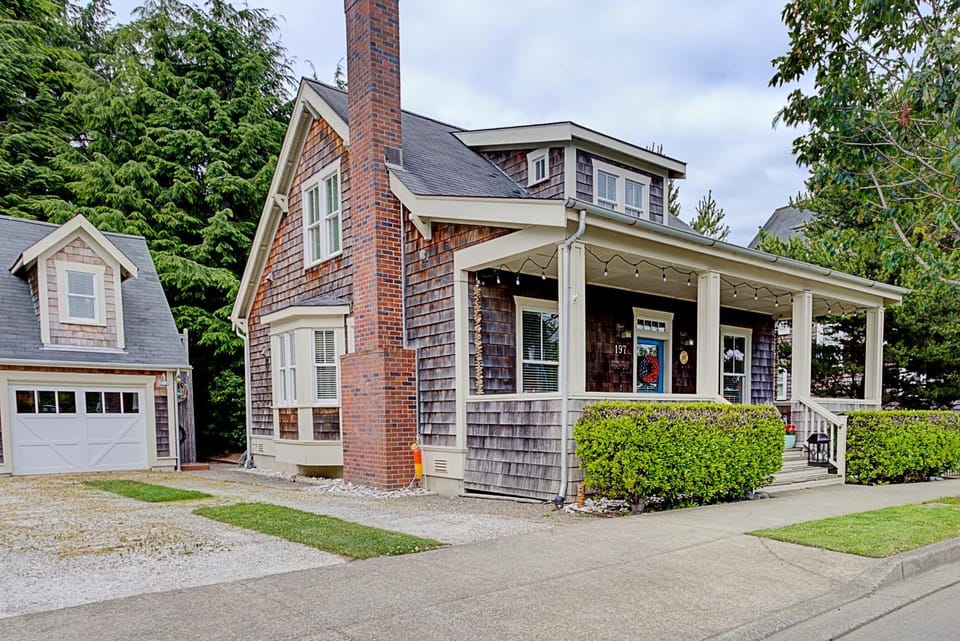 Property building, Neighbourhood, Street view