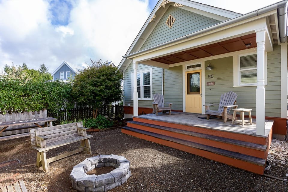 Property building, Patio, Garden