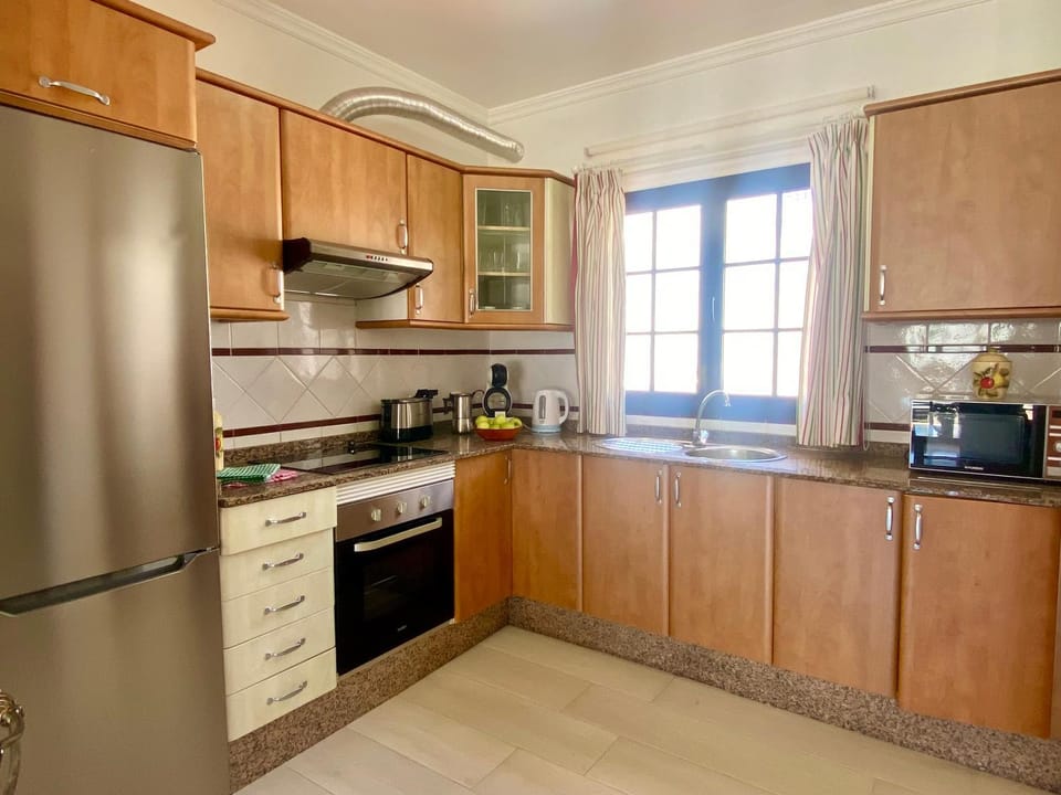 Coffee/tea facilities, Kitchen or kitchenette, minibar, pet friendly, stove, toaster