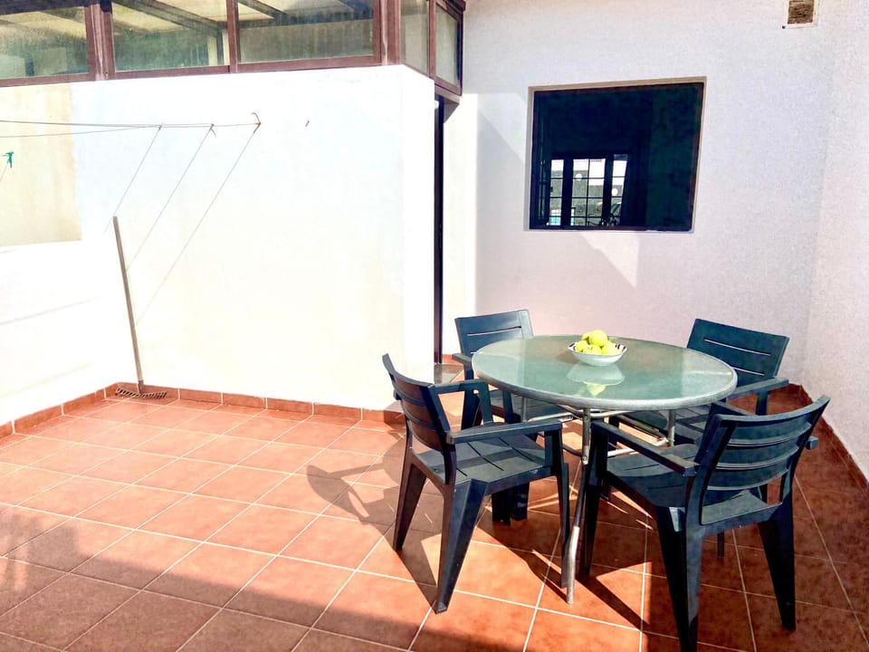 Patio, Dining area