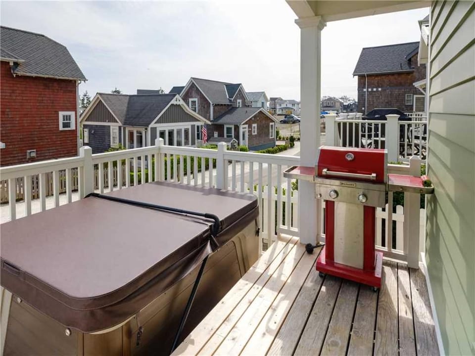 BBQ facilities, Hot Tub, View (from property/room), Balcony/Terrace