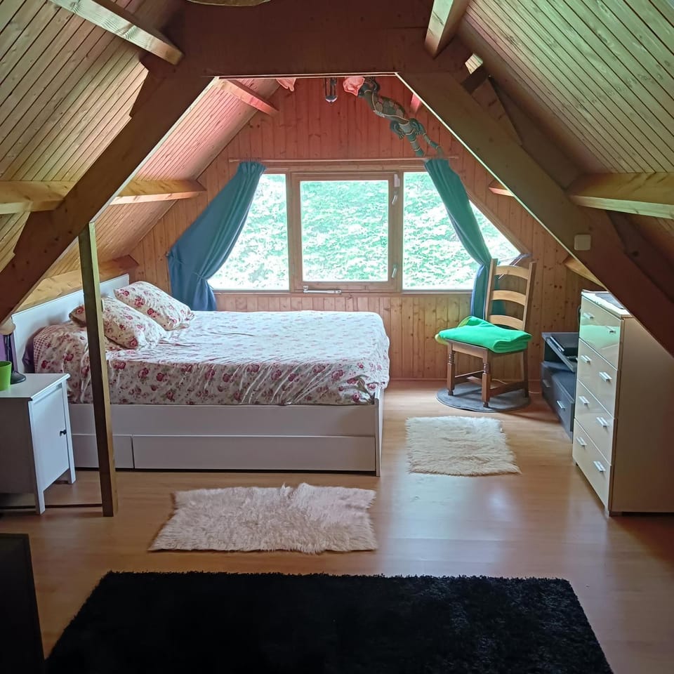 Bed, Photo of the whole room, Bedroom