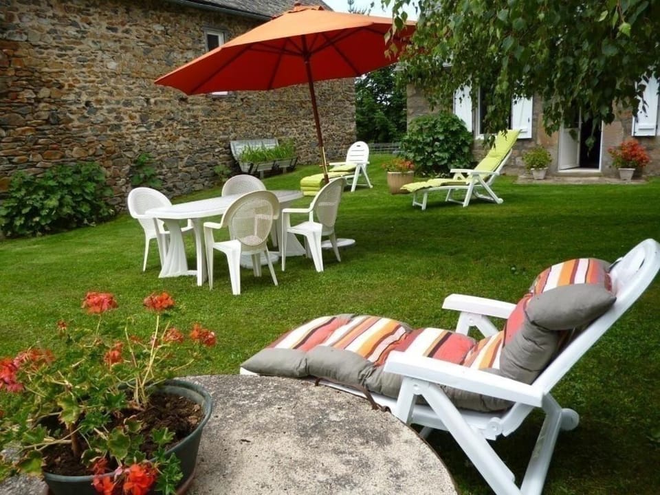 Gîte de France à Sarroux - St Julien 3 épis - Gîte de France 8 personnes MAE-0134 Apartment in Nouvelle-Aquitaine