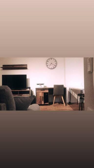 Communal lounge/ TV room, Living room, Seating area, Evening entertainment