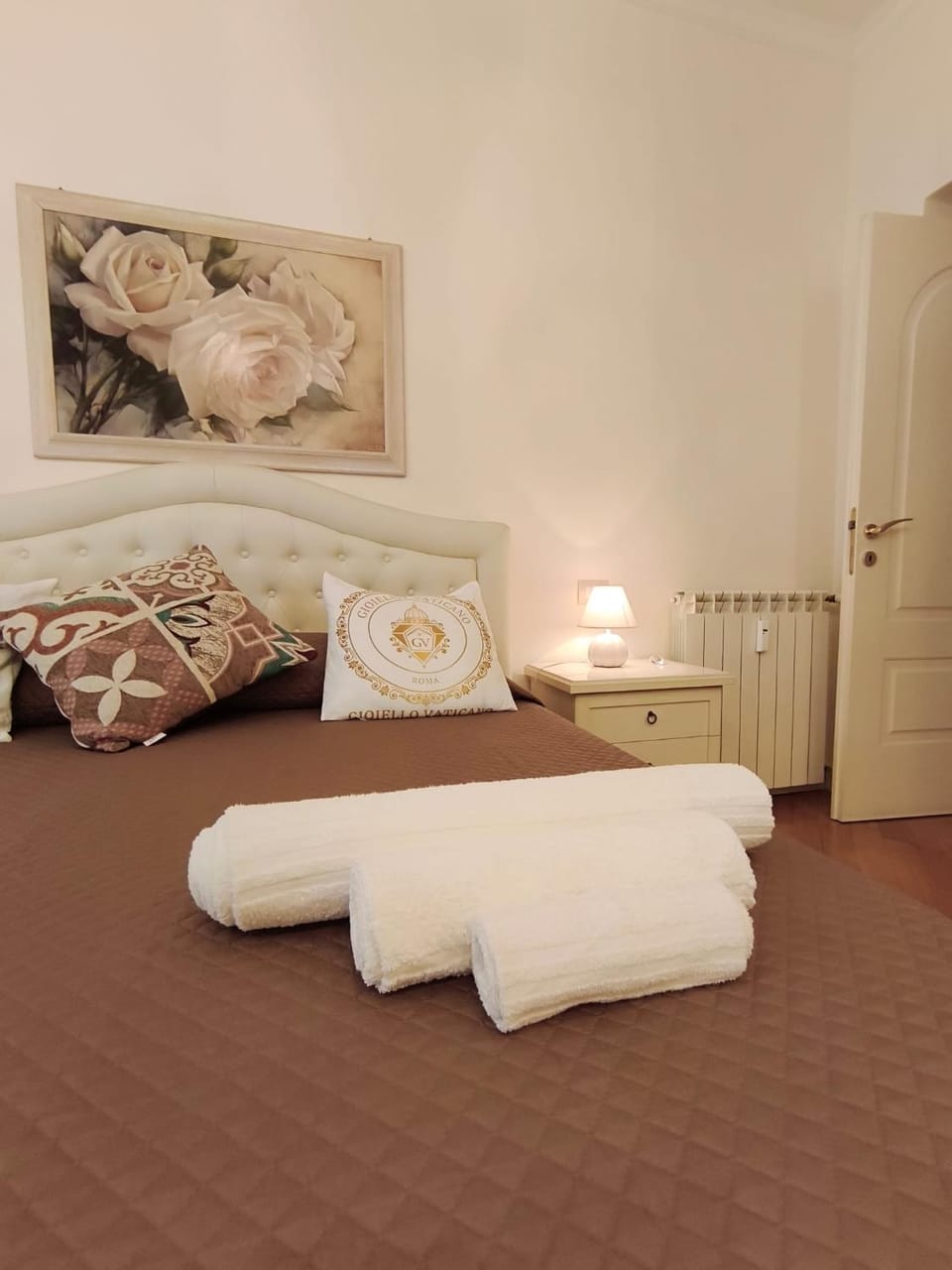 Bedroom, internet, internet, towels